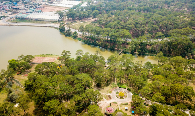 Chuyện tình buồn ở Đồi Thông Hai Mộ Đà Lạt