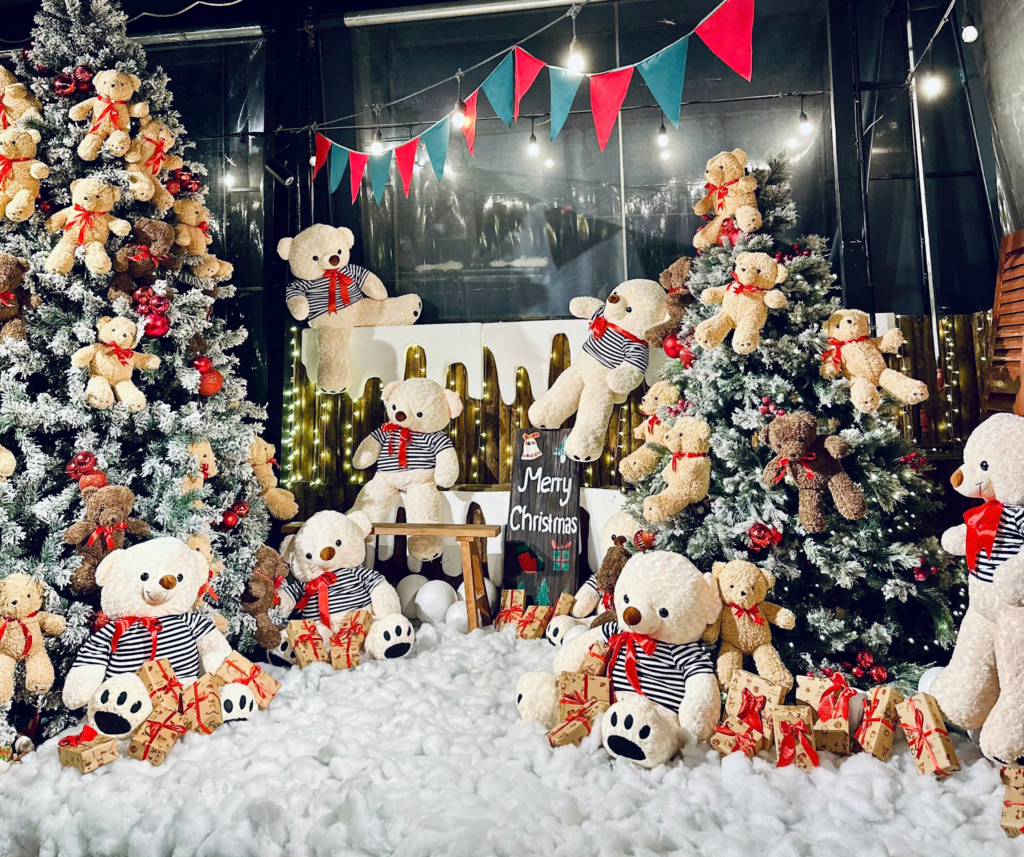 Cafe trang trí giáng sinh Đà Lạt