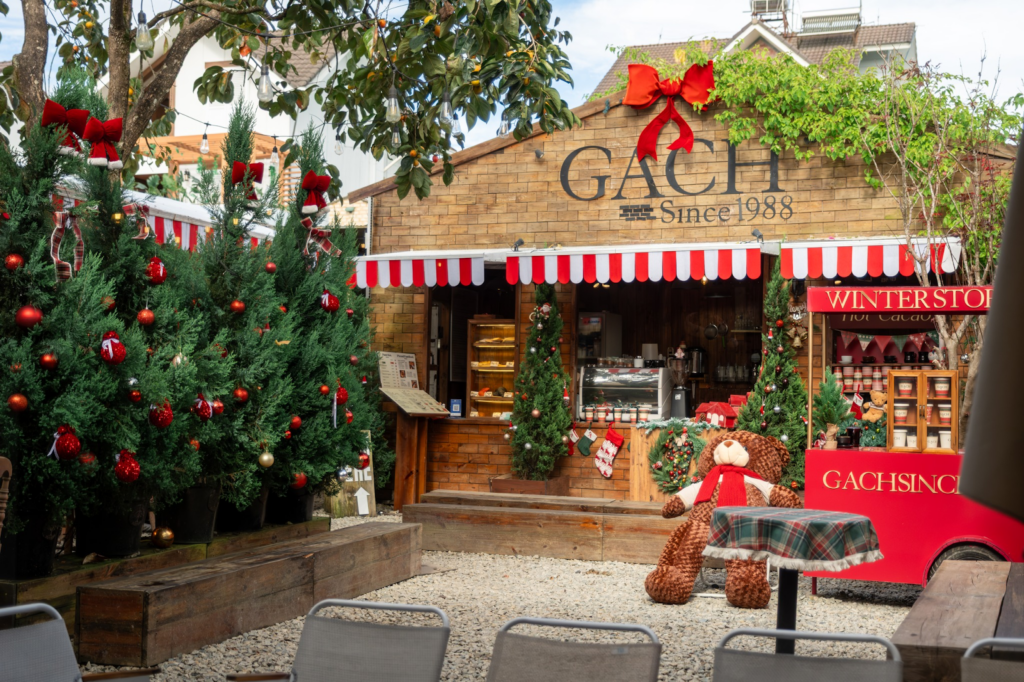 Cafe trang trí giáng sinh Đà Lạt