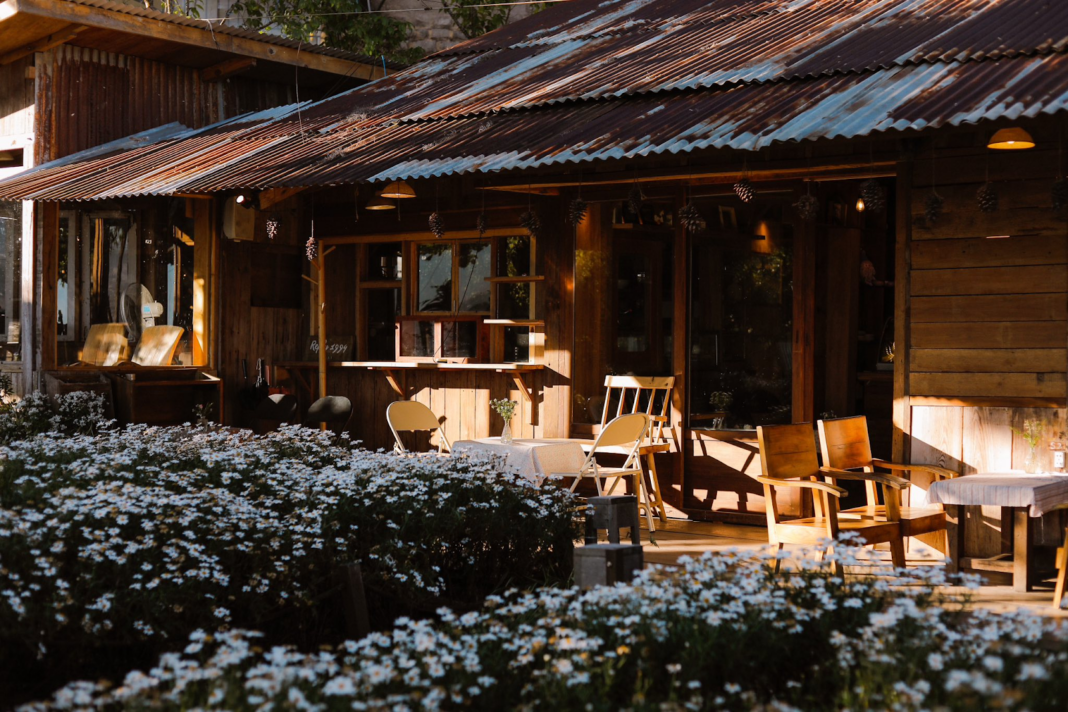 Bỏ túi ngay danh sách những tiệm cafe có concept độc đáo nhất Đà Lạt 2026. Từ không gian 