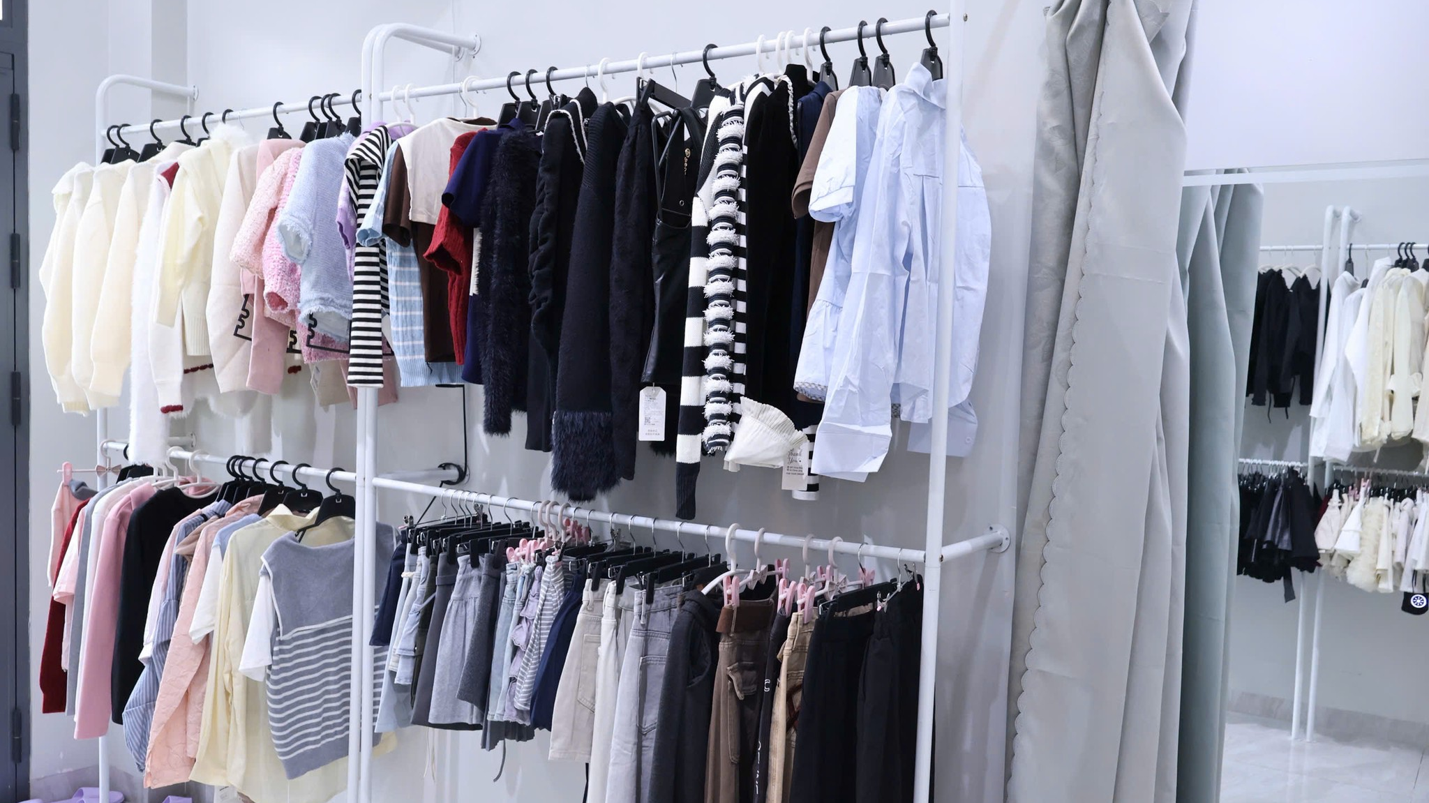 vì sao nên thuê đồ du lịch, tiệm cho thuê đồ đà lạt, thuê đồ đà lạt giá rẻ, xu hướng thuê quần áo, thuê váy dự tiệc đà lạt, thuê trang phục bùi thị xuân.
